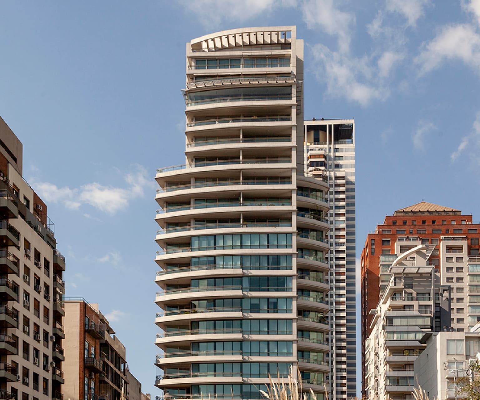 Edificios residenciales de alta categoría en zona urbana